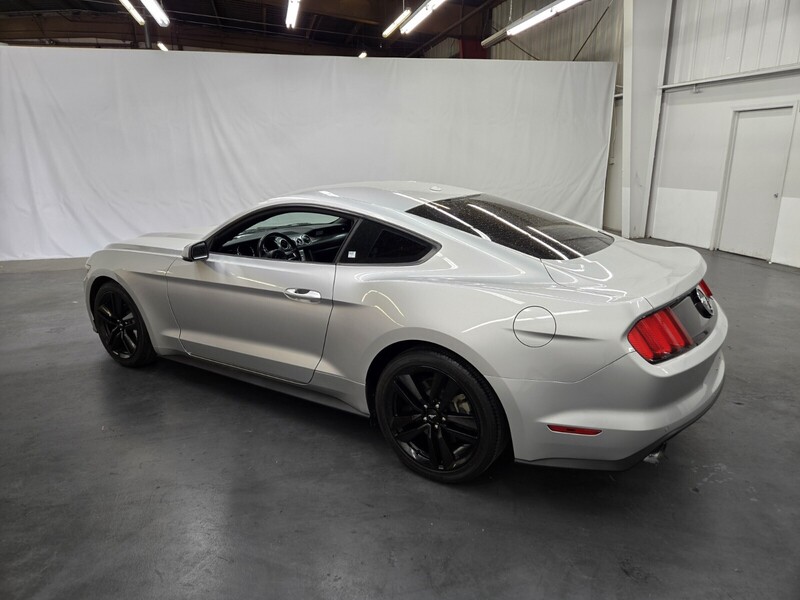 2015 Ford Mustang EcoBoost Premium photo 3