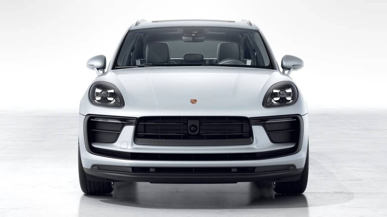 2026 Porsche Macan T photo 9