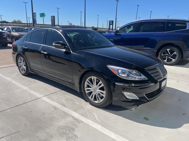 2012 Hyundai Genesis 3.8 RWD photo 2