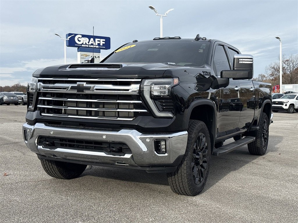 2025 Chevrolet Silverado 2500HD LTZ photo 4