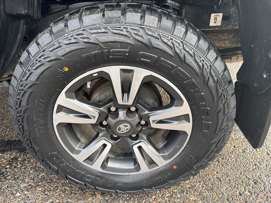 2019 Toyota Tacoma SR5 photo 4