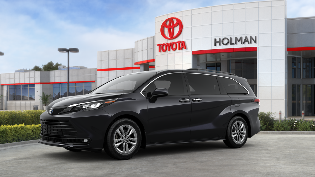2025 Toyota Sienna LE photo 2
