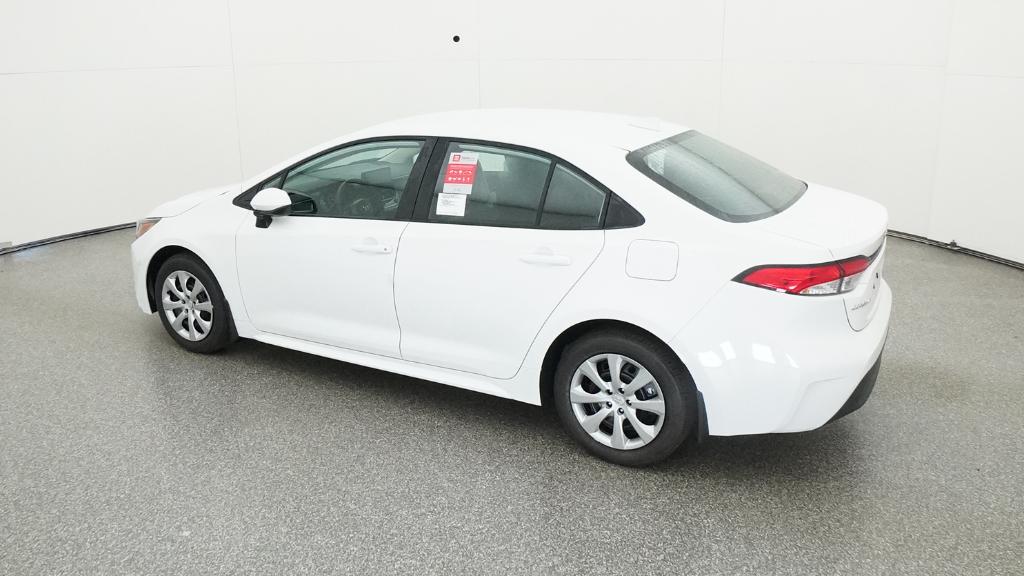 2025 Toyota Corolla LE photo 11