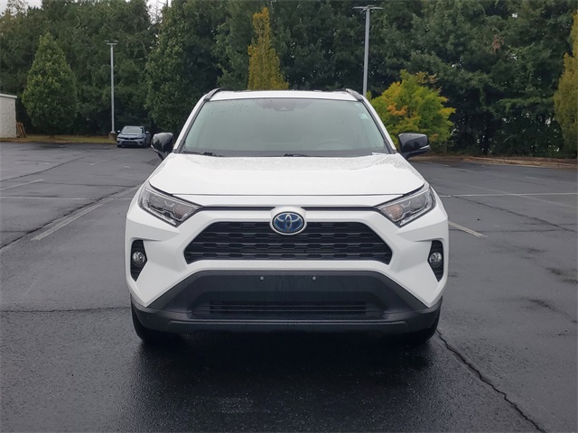 2020 Toyota RAV4 Hybrid XLE photo 2