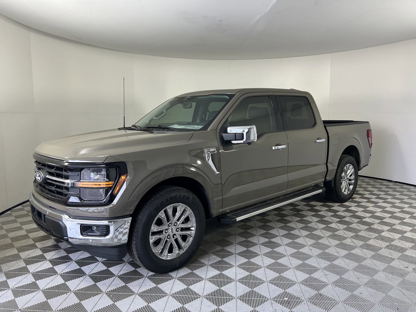 2025 Ford F-150 XLT photo 4