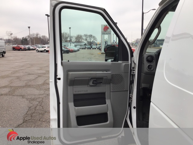 2013 Ford E-250 photo 6