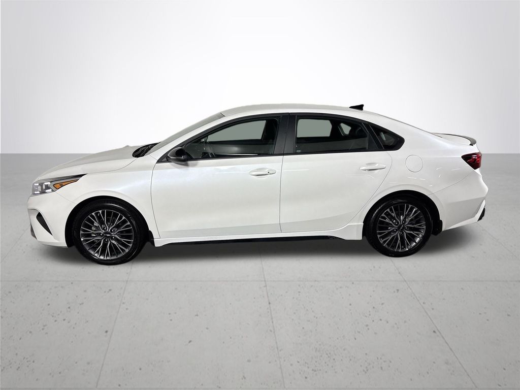 2024 Kia Forte GT-Line photo 9