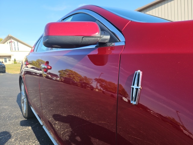 2015 Lincoln MKS EcoBoost photo 10