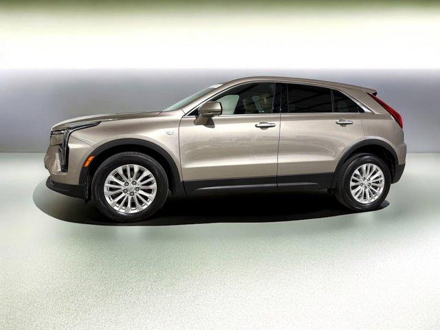 2024 Cadillac XT4 Luxury photo 2