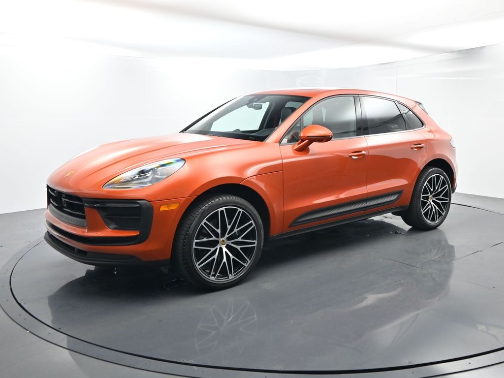 2025 Porsche Macan Base