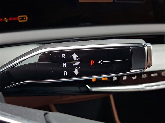 2025 Cadillac Optiq Luxury photo 13