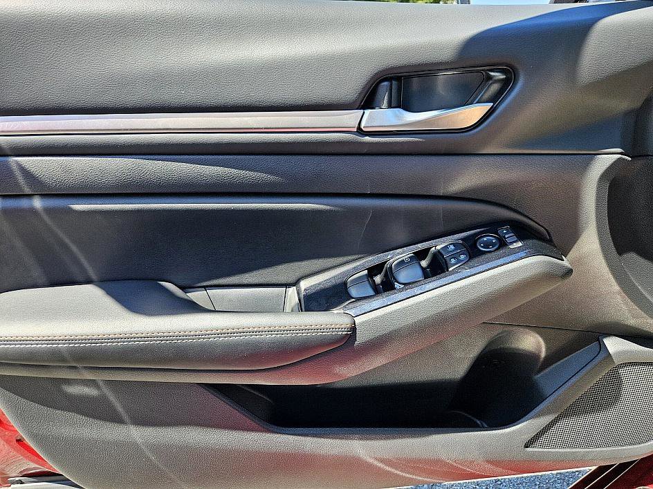 2024 Nissan Altima SR photo 31