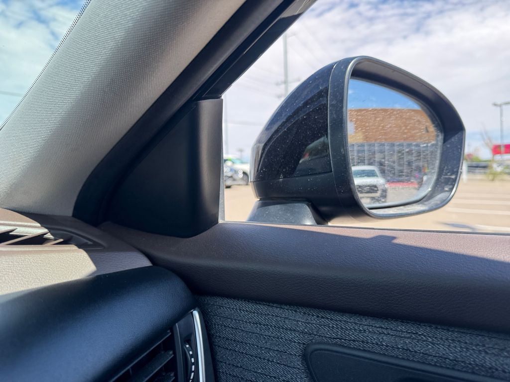 2023 Nissan Rogue SV photo 26