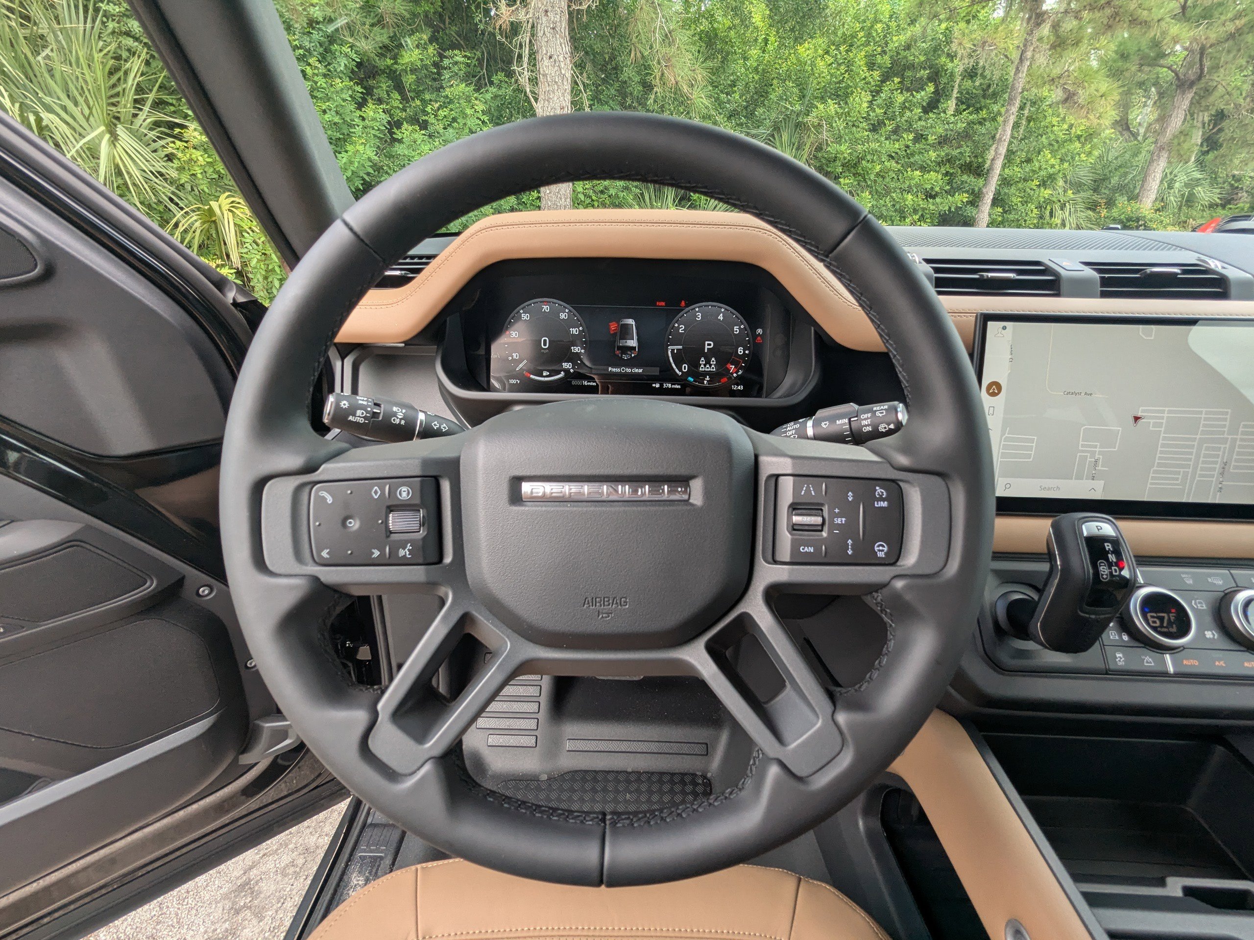 2025 Land Rover Defender 130 S photo 35