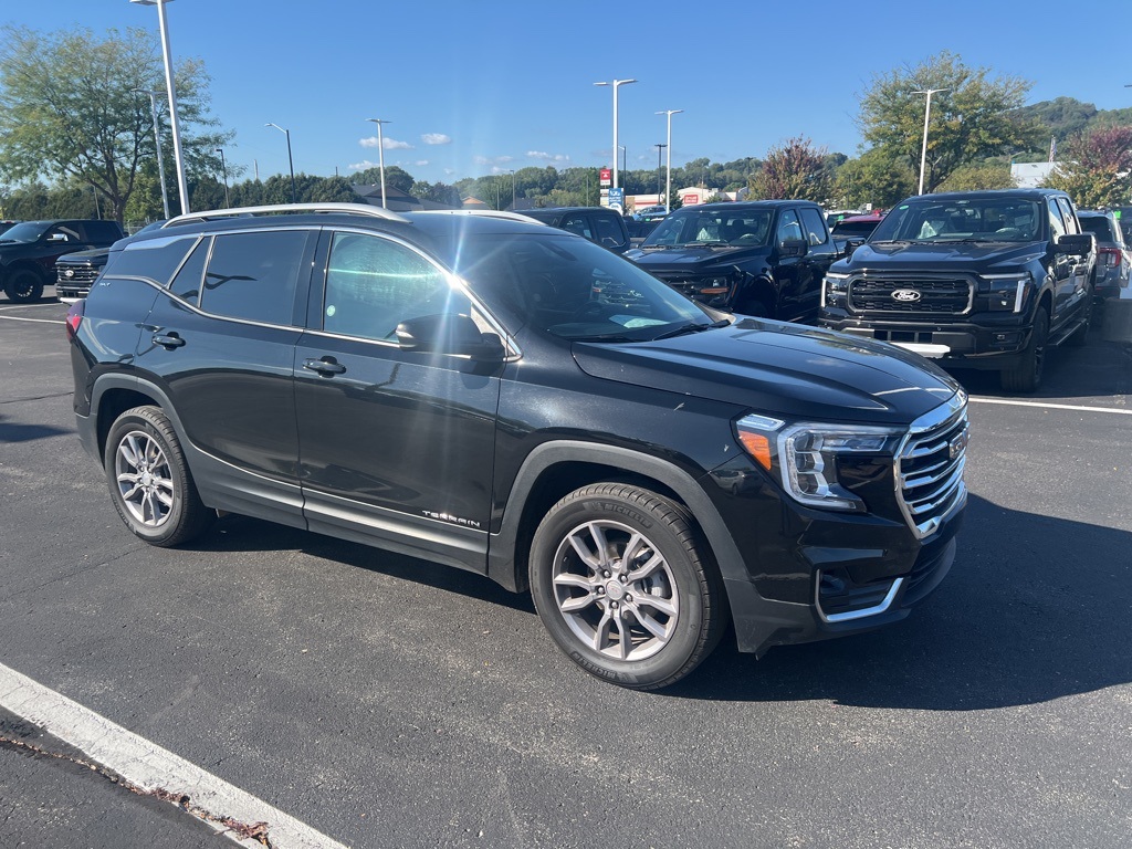 2024 Gmc Terrain SLT photo 2