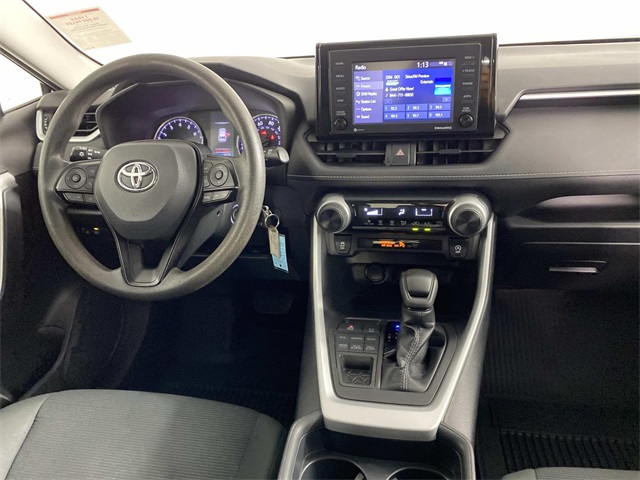 2021 Toyota RAV4 LE photo 12