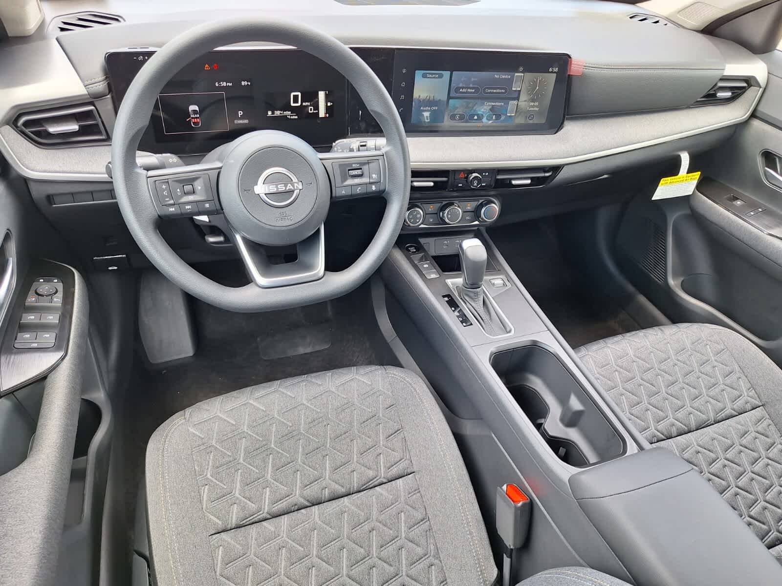2025 Nissan Kicks SV photo 9