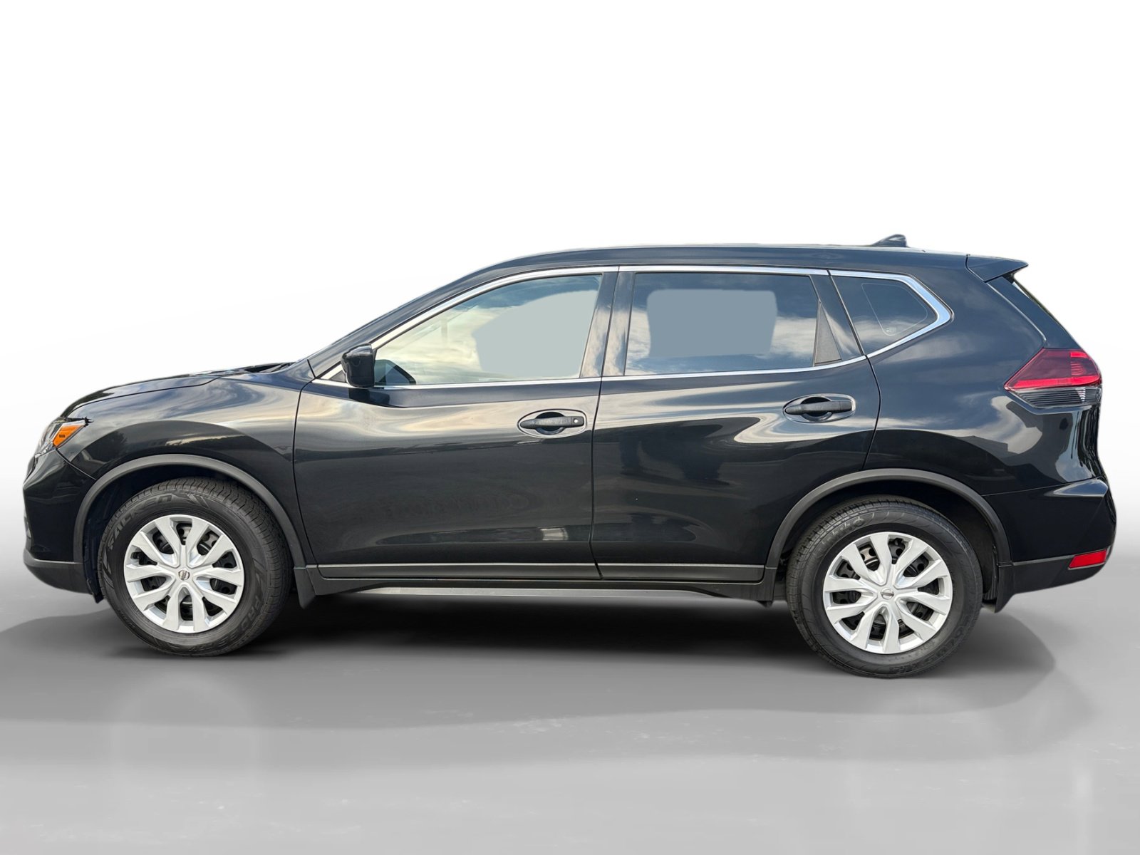 2018 Nissan Rogue S photo 2