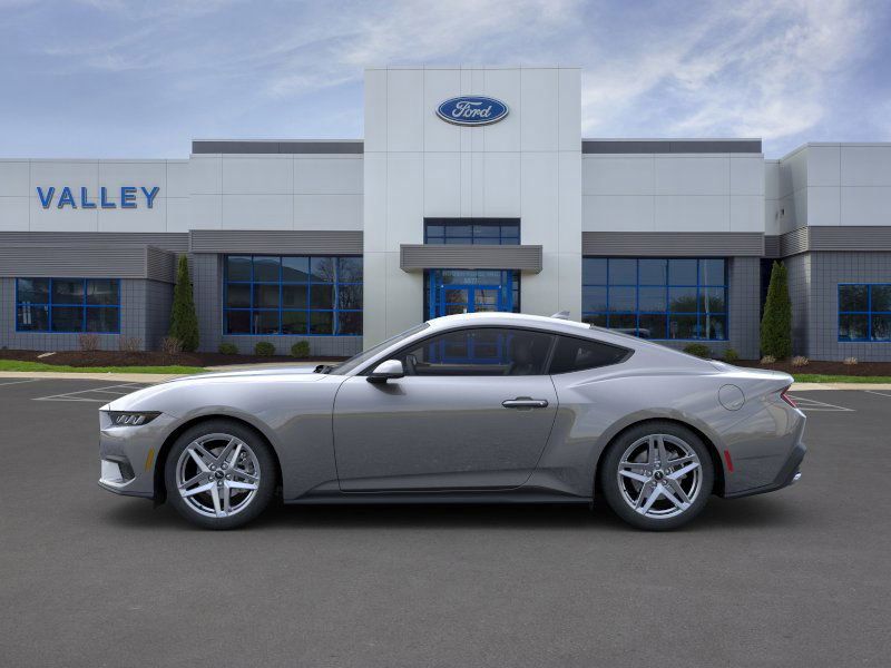 2025 Ford Mustang EcoBoost photo 4