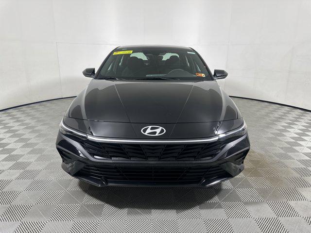 2025 Hyundai Elantra Hybrid SEL Sport photo 2