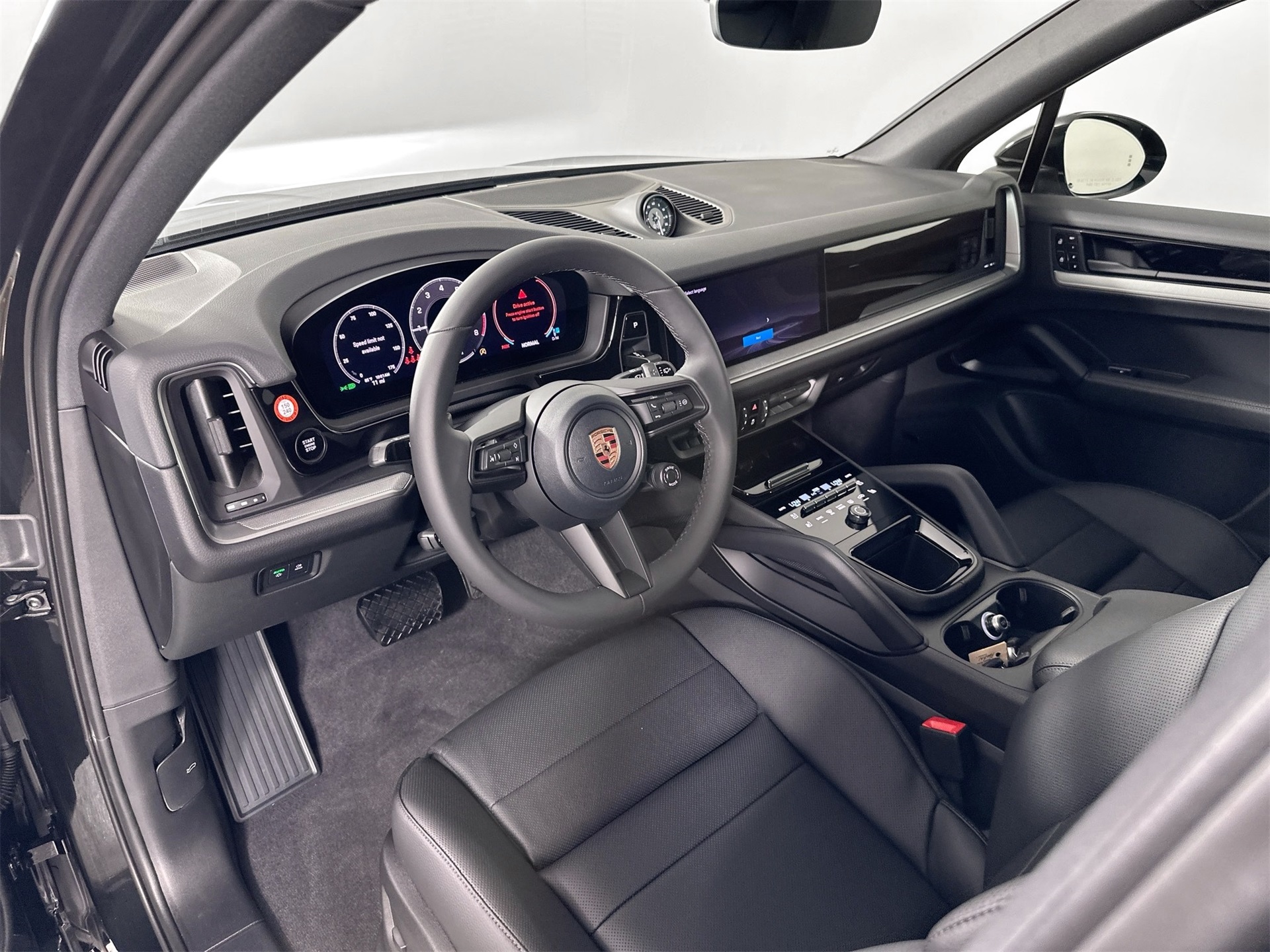 2026 Porsche Cayenne Base photo 4