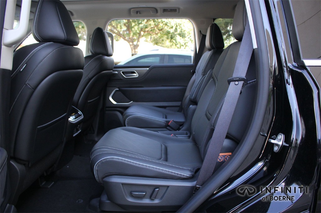 2026 Infiniti QX80 Luxe photo 14