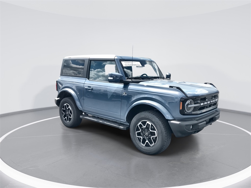 2023 Ford Bronco Outer Banks photo 2