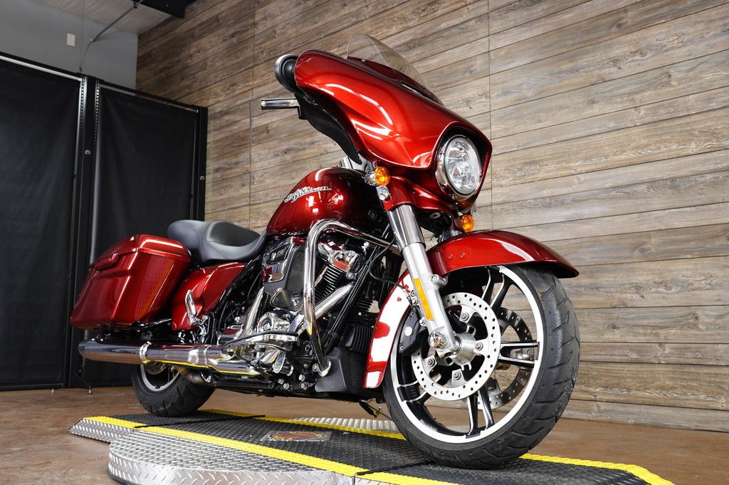 Harley-Davidson FLSTS 1:10 白赤 ① Maistno New 2013 Harley-Davidson Softail® Deluxe Birch White / Ember