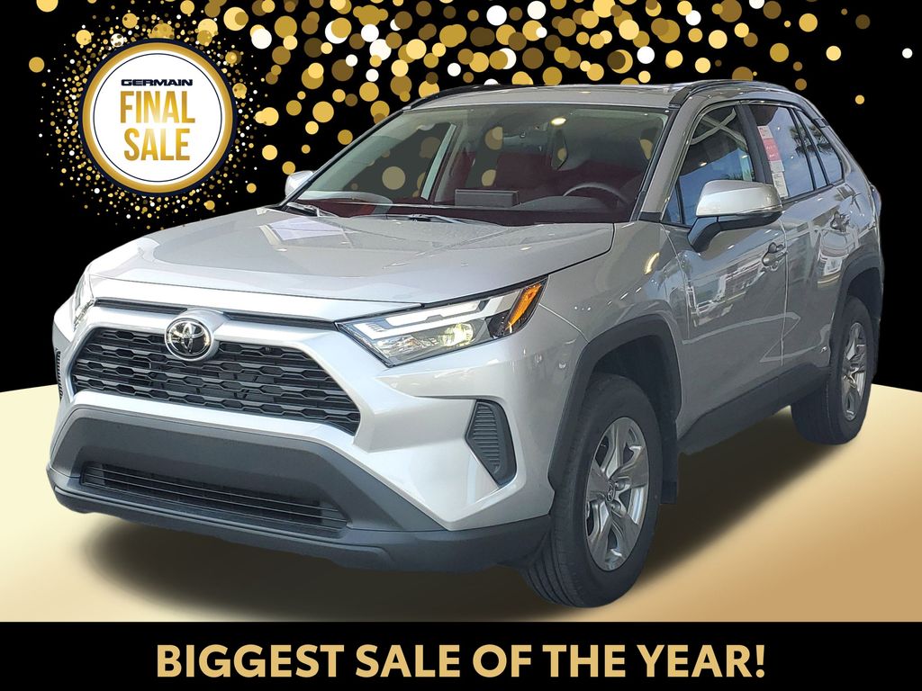 2025 Toyota RAV4 XLE's photo