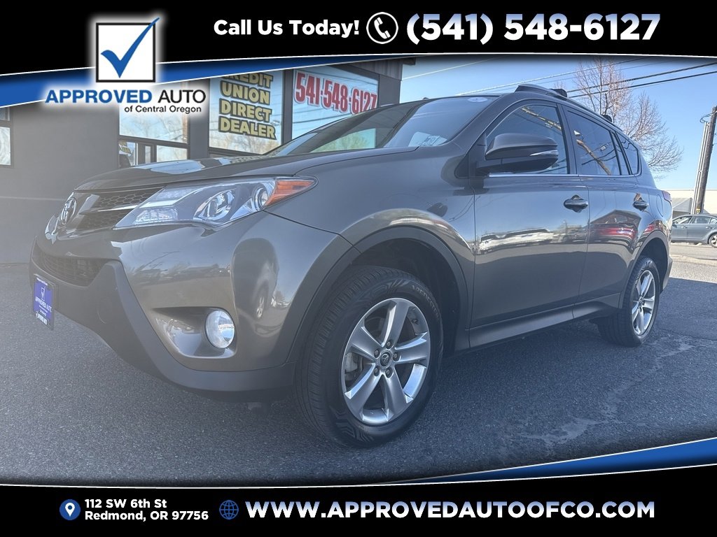Used 2015 Pyrite Mica Toyota XLE image 1