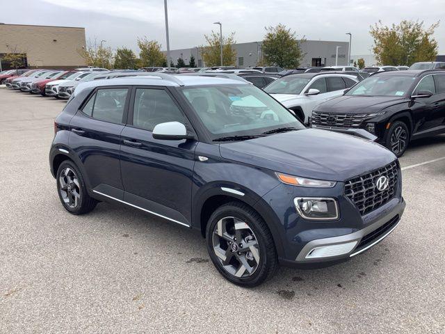 2026 Hyundai Venue SEL photo 4