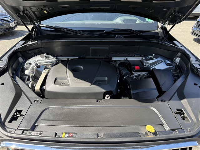2020 Volvo XC90 T6 Momentum photo 12