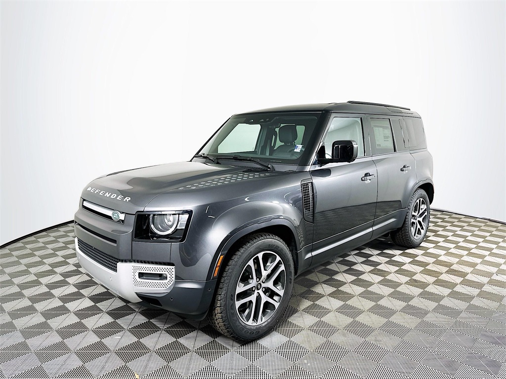2025 Land Rover Defender S's photo