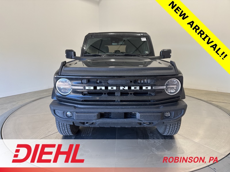 2023 Ford Bronco Outer Banks photo 2