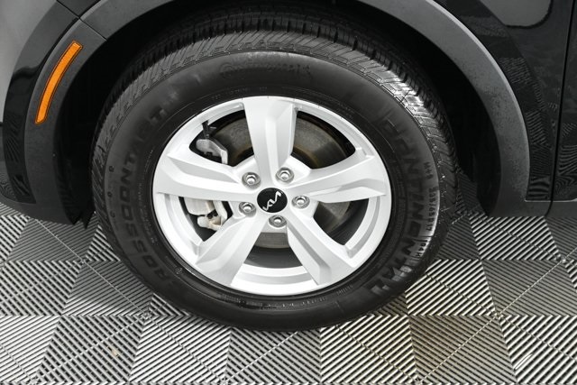 2023 Kia Sorento LX photo 27