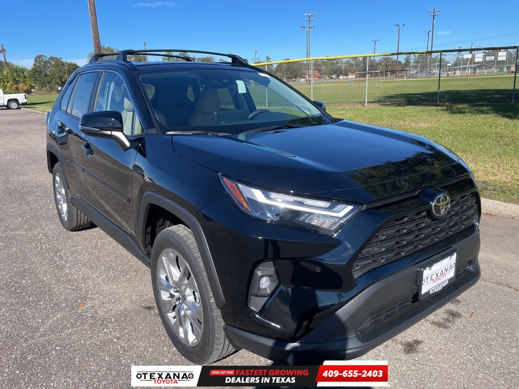 2025 Toyota RAV4 XLE Premium's photo