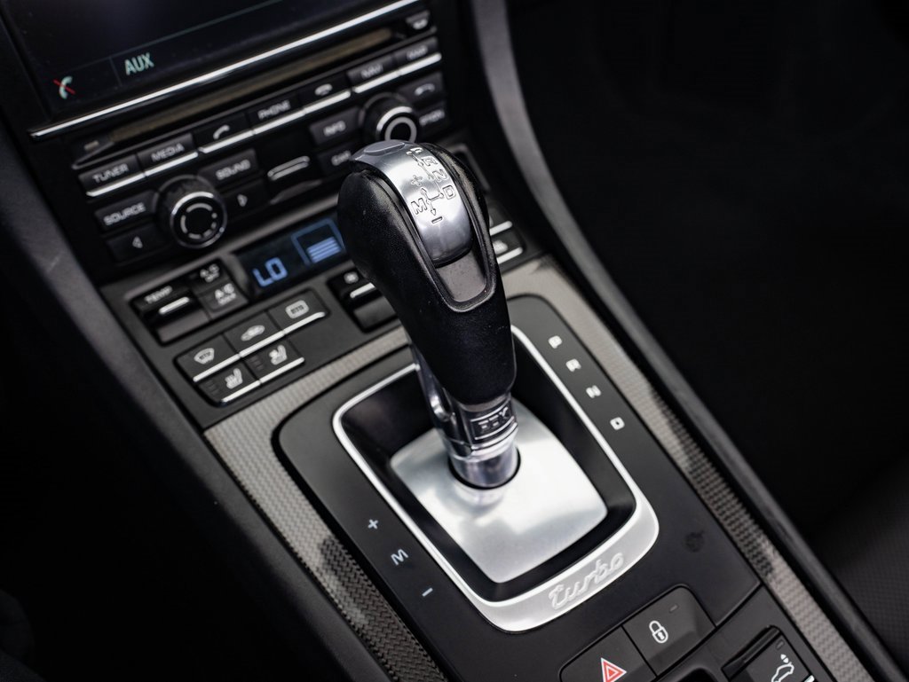 2016 Porsche 911 Turbo S photo 26