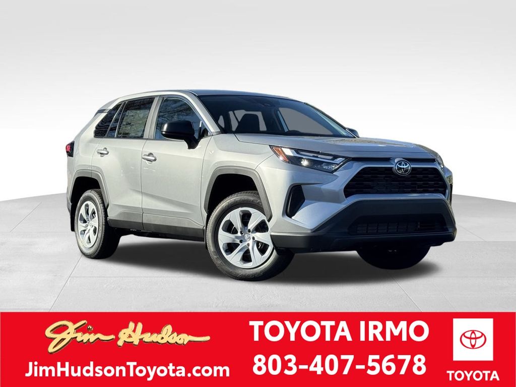 2025 Toyota RAV4 LE's photo