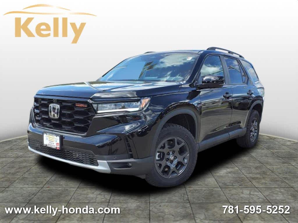 New 2025 Honda Pilot TrailSport AWD in Lynn #H251035 | Kelly 