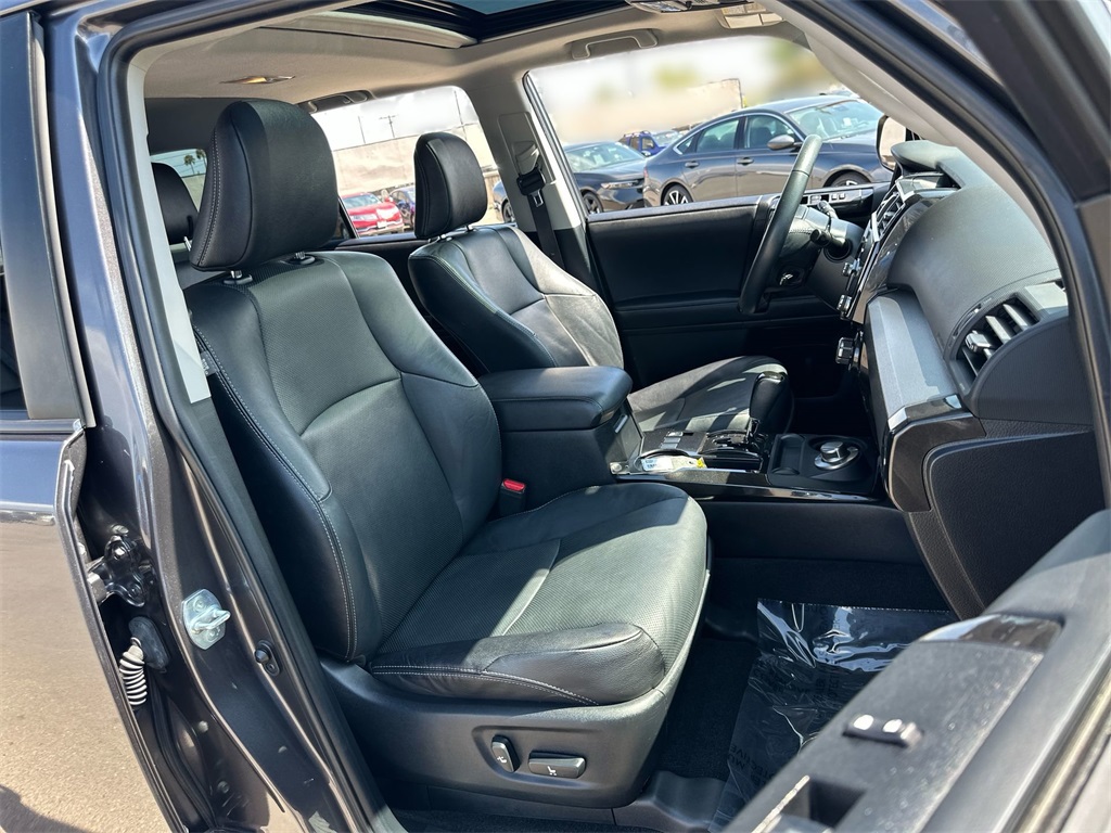 2021 Toyota 4Runner Nightshade Edition photo 33