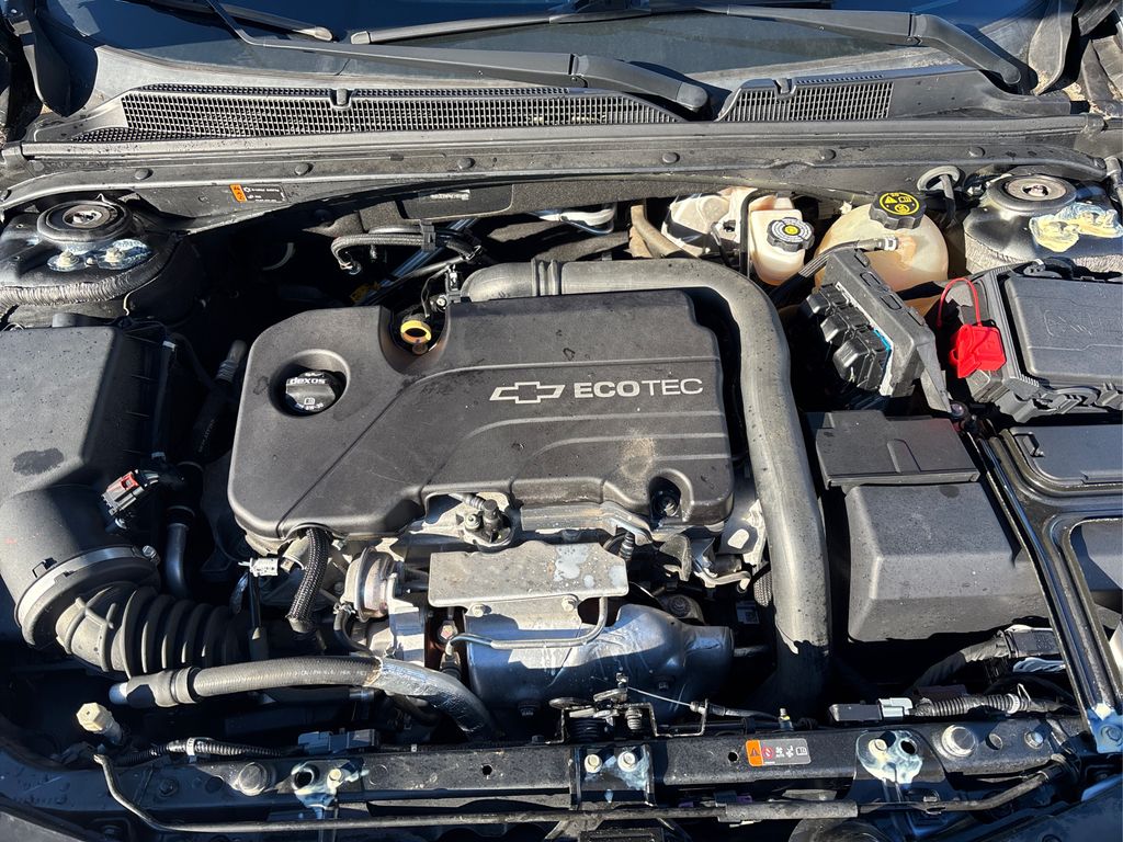 2017 Chevrolet Malibu 1LT photo 12