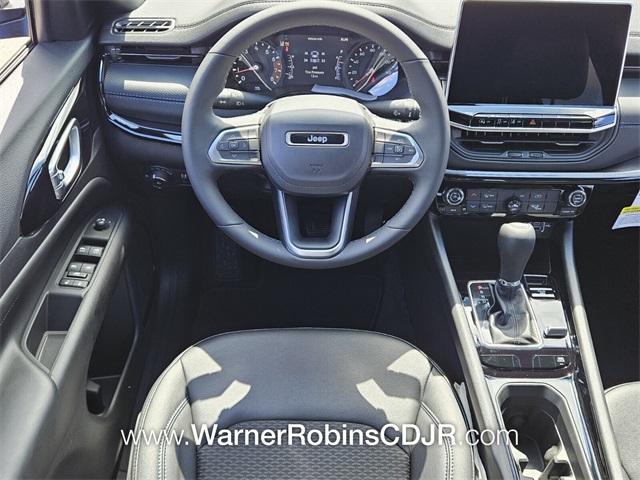 2026 Jeep Compass Latitude Altitude photo 6
