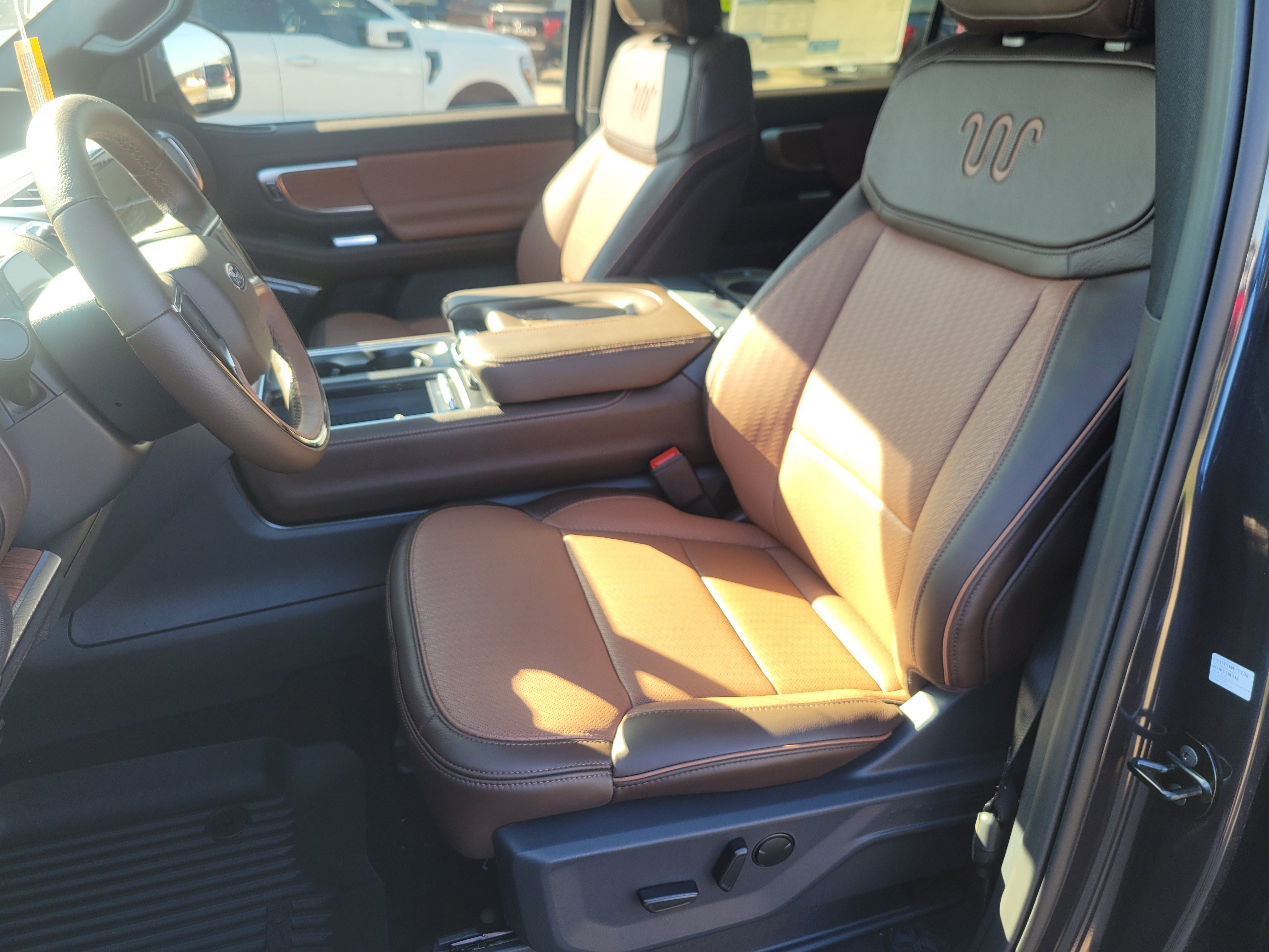 2025 Ford Expedition King Ranch photo 3