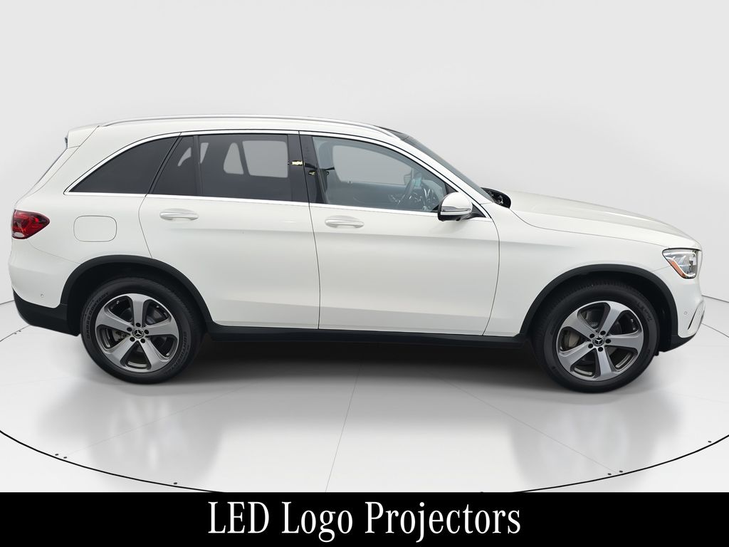 2022 Mercedes Benz GLC 300 photo 4