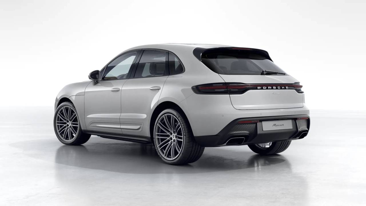 2026 Porsche Macan T photo 2