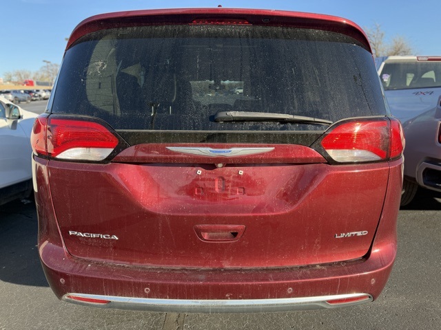 2018 Chrysler Pacifica Limited photo 4