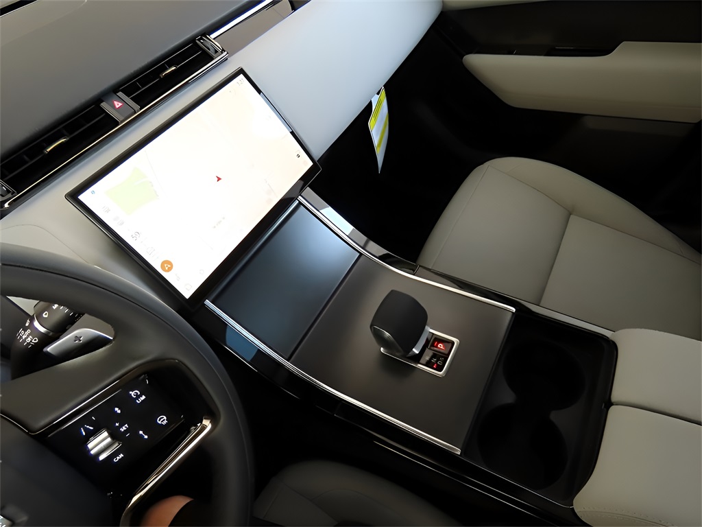 2025 Land Rover Range Rover Velar SE photo 21