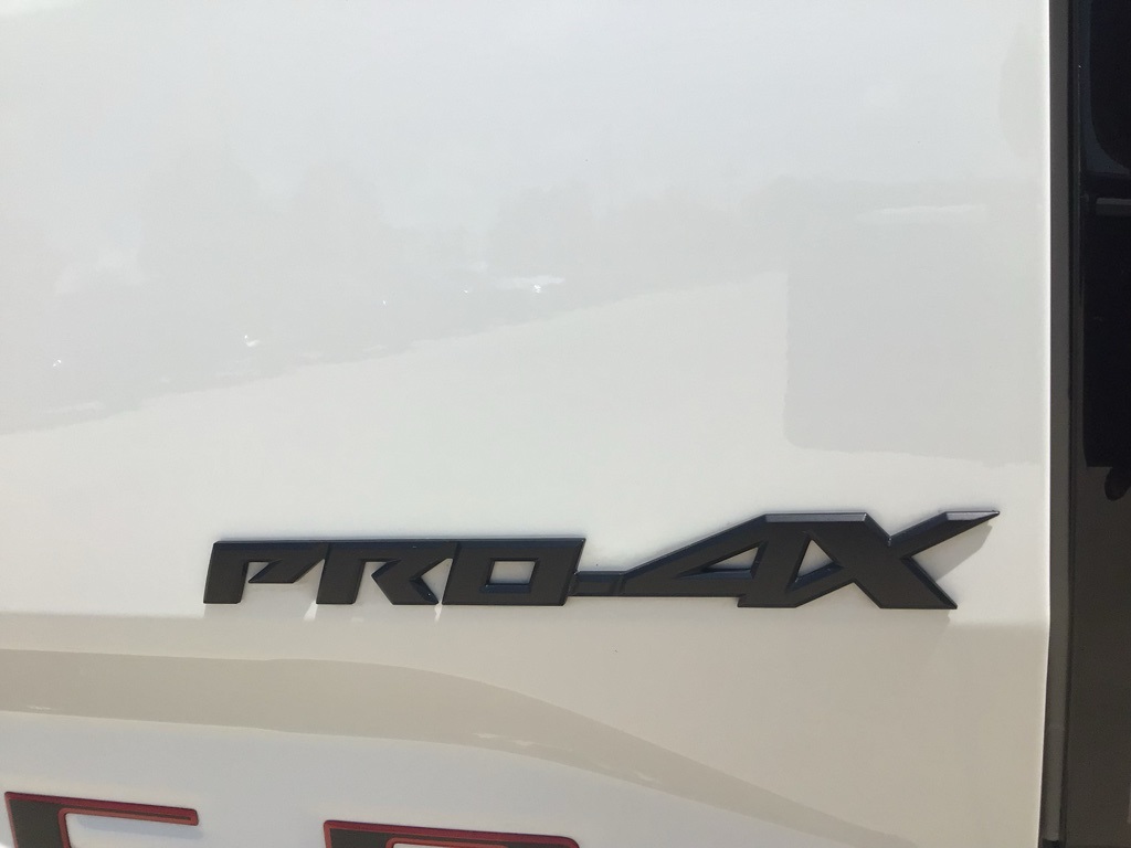 2023 Nissan Frontier Crew Cab PRO-4X photo 12