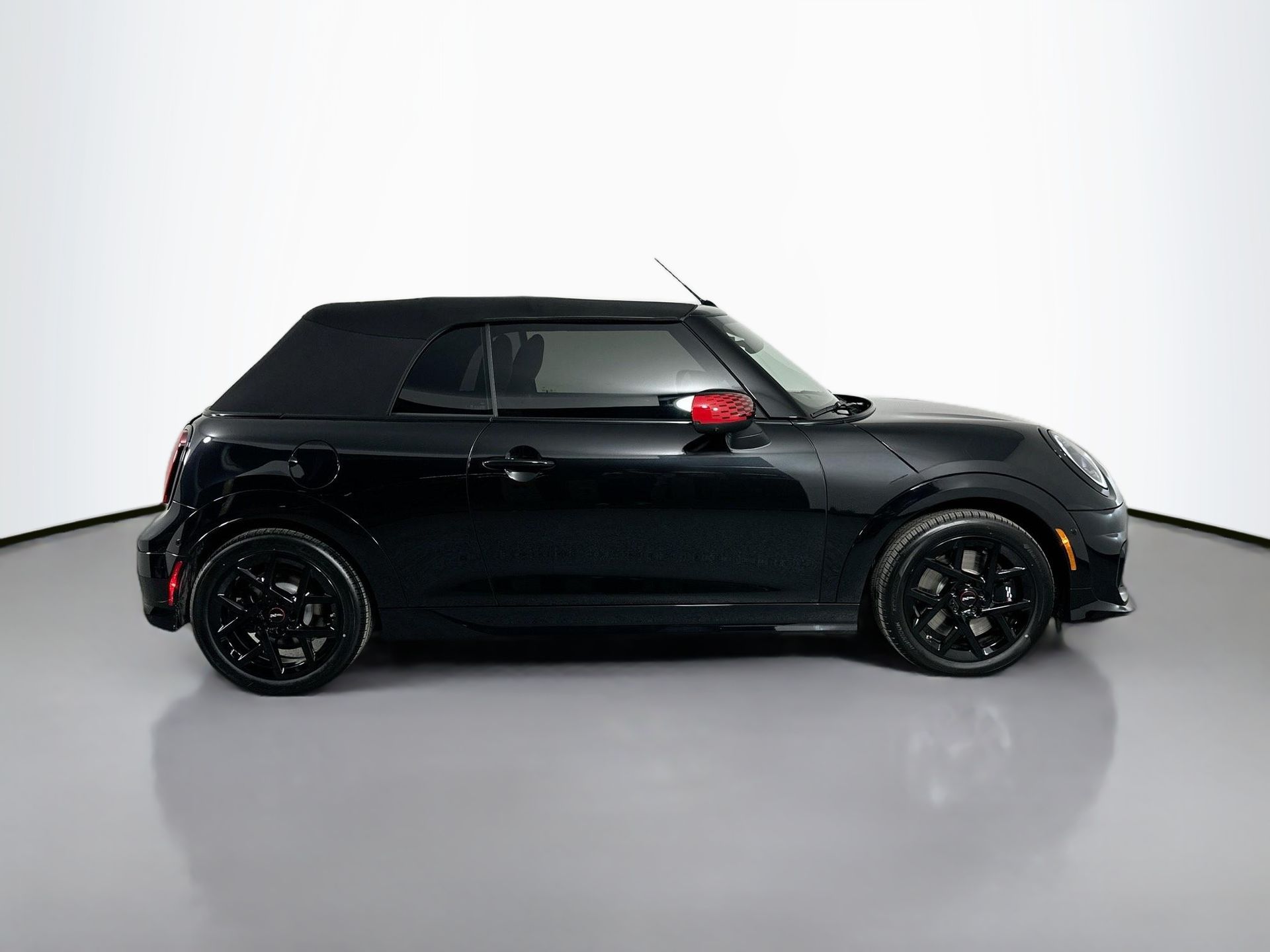 2026 Mini Cooper Convertible Iconic photo 4