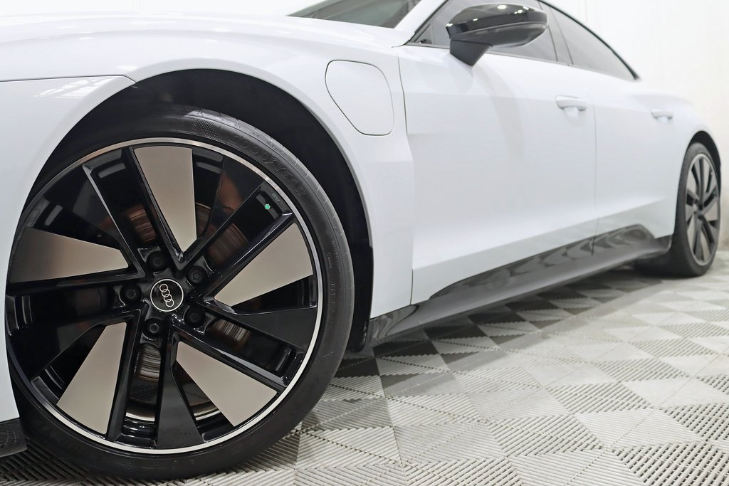 2023 Audi e-tron GT Prestige photo 4